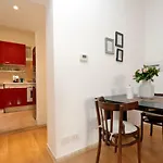 St Peter Mediatrice Apartment